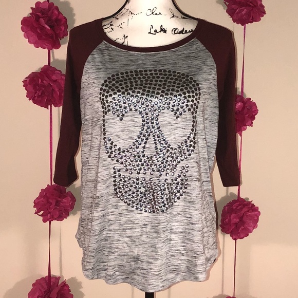 2B Bebe Tops - Skull shirt with heart shaped eyes